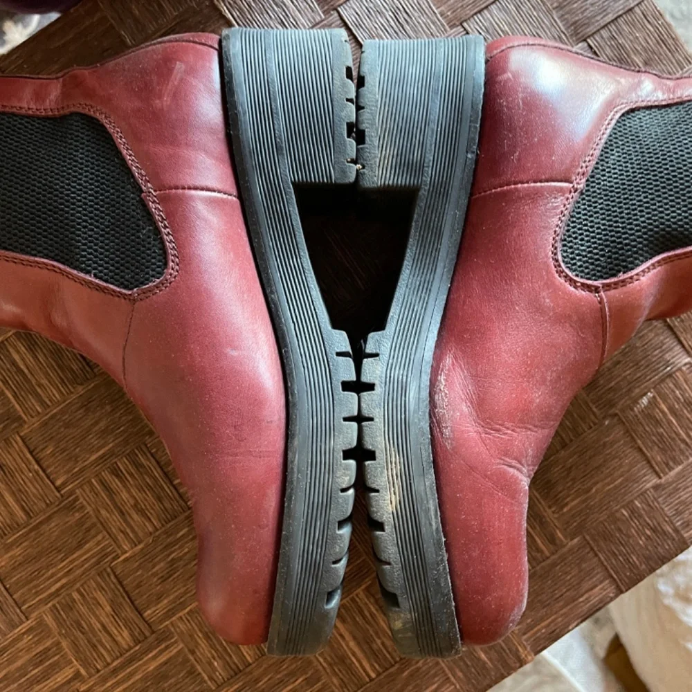 Swedish Clarisse Chelsea Boot from Ten Points